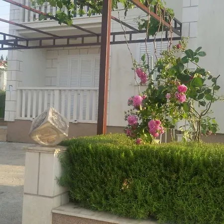 Korcula Apartments * קורצולה